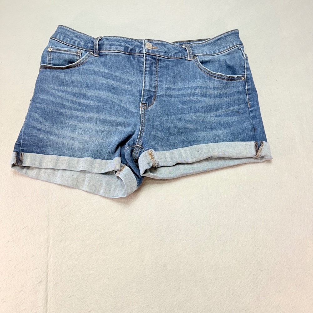 Time and Tru Denim Shorts Cuffed Mid Rise Blue Jean Shorts Women's‎ Size 16